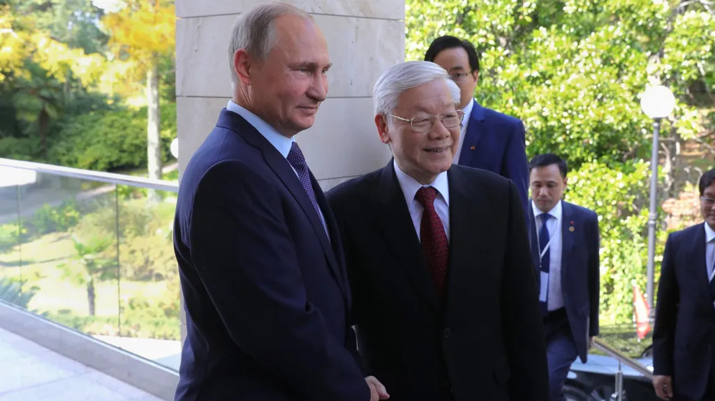 Ruský prezident Vladimir Putin a generální tajemník Nguyen Phu Trong