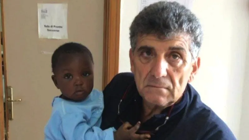 Pietro Bartolo s nigerijskou holčičkou Favour