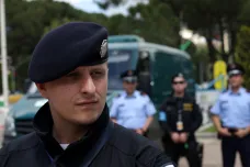 Frontex poprvé operuje mimo EU. Policisté včetně Čechů vyrazili na hranice Albánie