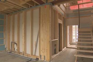 Význam nízkoemisních materiálů ve výstavbě roste. Zlepšují i dostupnost domů