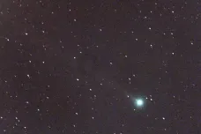 Kolem Slunce prolétá zářivá kometa, brzy může být vidět pouhým okem