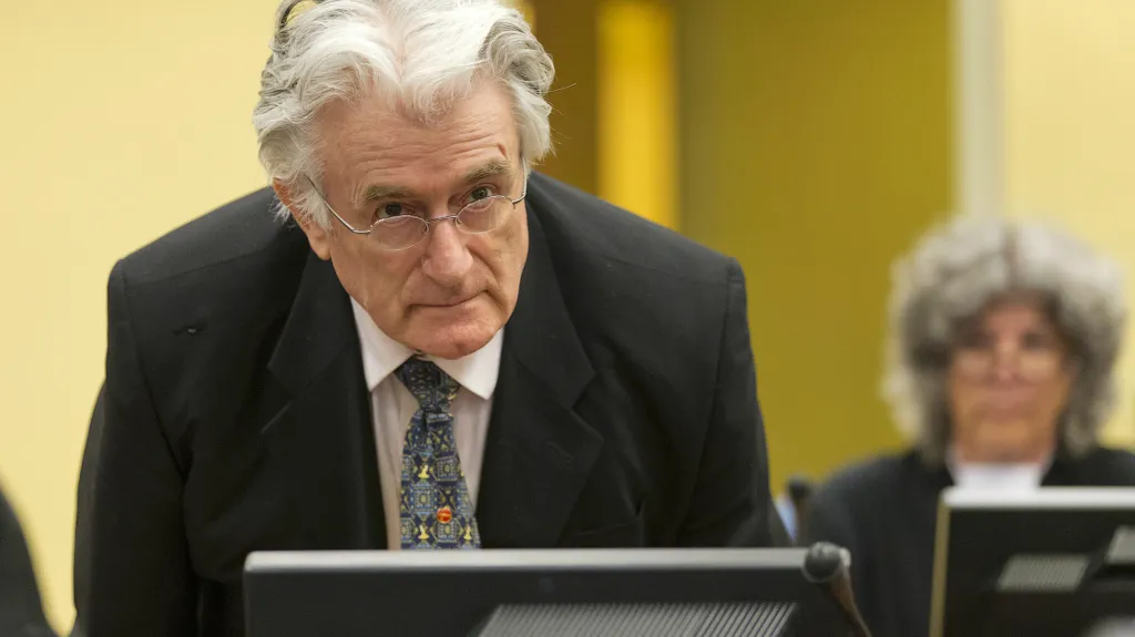 Radovan Karadžić před soudem v Haagu