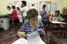 Filipínci rozhodovali o složení parlamentu. Volby jsou však hlavně testem obliby prezidenta Duterta