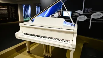 Z výstavy Petrof 160 – klavír jako technické dílo