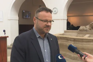 Havlíček slíbil věcnou a odbornou debatu k zákonu o ČRo a ČT, prohlásil Zavoral