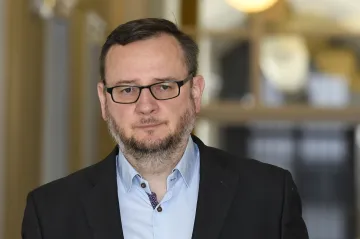 K soudu v kauze trafik přišel pouze jeden svědek. Nečasové prý věnoval květiny a uhlí