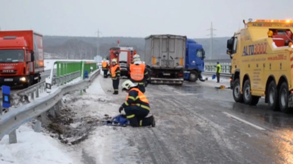 Zledovatělá silnice