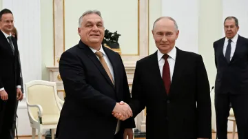 Maďarský premiér Viktor Orbán a ruský vůdce Vladimir Putin na jednání v Moskvě