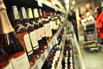 Češi ekonomice nevěří, šetří na potravinách