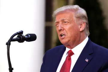 Trump tvrdí, že přiměl Londýn ukončit spolupráci s čínskou Huawei