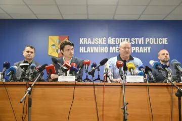 Policie zveřejnila detaily událostí kolem střelby na filozofické fakultě