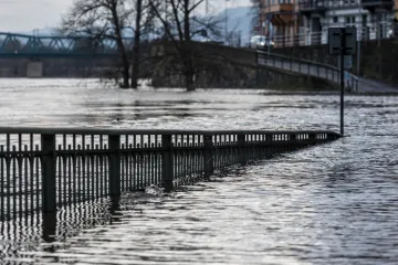 Labe na Ústecku zůstává na třetím stupni, zvolna klesá. Situace se zklidňuje i jinde v Česku