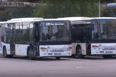 S autobusy na Novojičínsku pomohou řidiči z jiných měst. Společnost musela omezovat spoje
