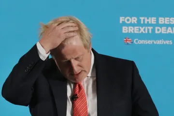 Johnson přestál hlasování o nedůvěře kvůli večírkům během lockdownu