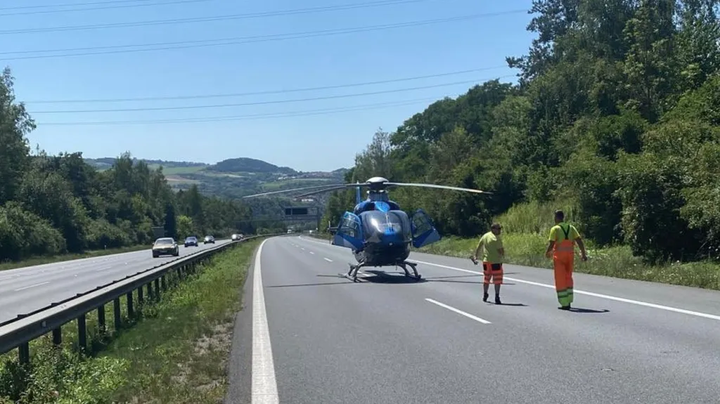 Vrtulník u nehody na dálnici D5