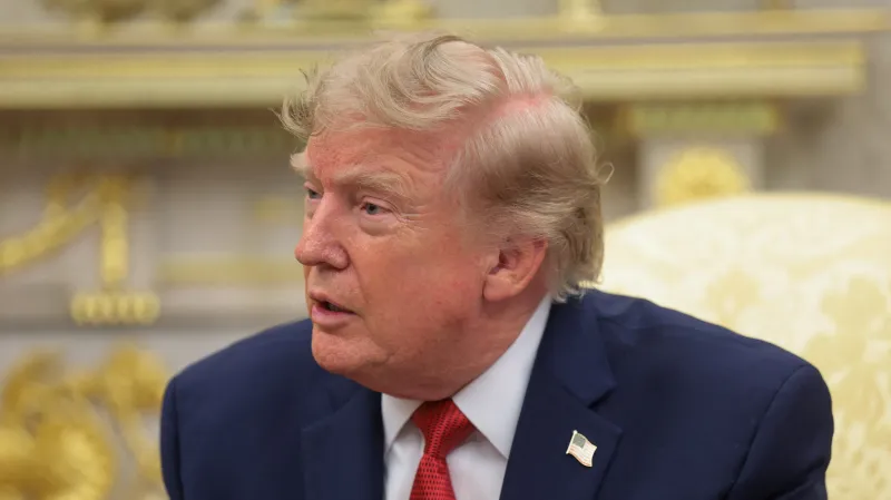 Trump zveřejnil mapu, na níž je Hormuz součástí USA. Žije v bludu, zní z Íránu