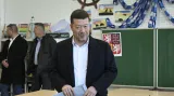 Předseda SPD Tomio Okamura odevzdal svůj hlas ve sněmovních volbách