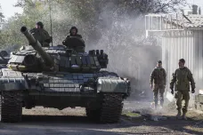 Na Donbasu začalo další stahování jednotek znepřátelených stran