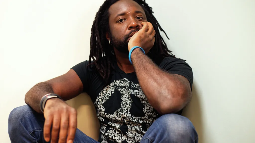 Jamajčan Marlon James soutěží s románem o pokusu o vraždu Boba Marleyho.