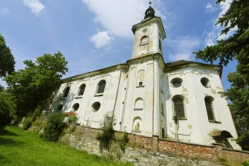 Kostel v Mnichově u Mariánských Lázní je zavřený. Obec vyčítá premonstrátům nedostatečnou péči