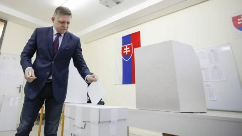 Předseda Smeru Robert Fico volil v Bratislavě Zdroj: Facebook / Robert Fico