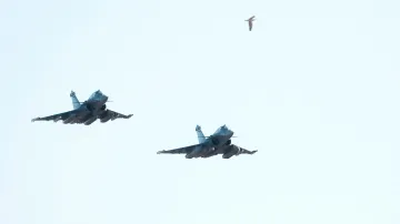 Stíhačky z mise NATO Baltic Air Policing nad leteckou základnou v Lotyšsku (14. dubna 2026)
