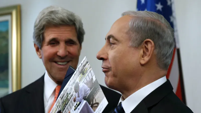 John Kerry s Benjaminem Netanjahuem