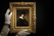 Vzácný autoportrét Rembrandta se prodal téměř za půl miliardy korun