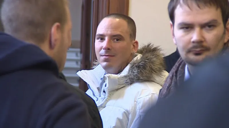 Soud s příznivci krajní pravice