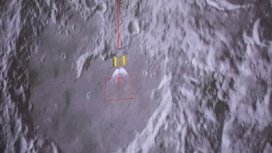 První snímek, který pořídila čínská sonda na odvrácené straně Měsíce