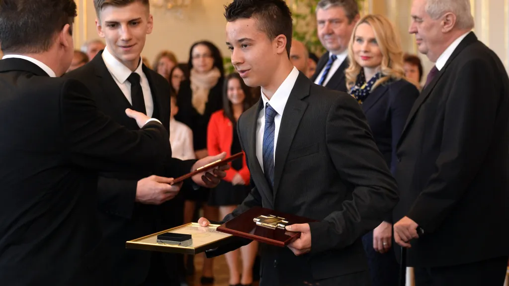 Matěj Hulík a Martin Bartoš ocenění za záchranu života dvou dětí