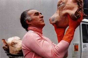 Účastnil se Velké žranice, hrál papeže a četl Havla. Zemřel Michel Piccoli