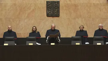 Ústavní soud zrušil zmrazení platů soudců
