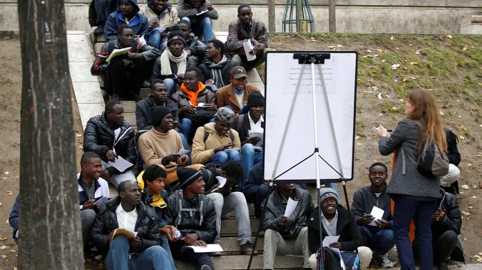 Přednáška pro migranty v Paříži