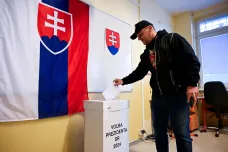 Slováci vybírali prezidenta. Hlasování se protáhlo kvůli kolapsu člena komise