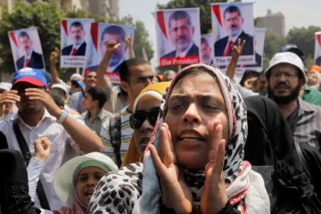 Egypt se bouří, armáda použila slzný plyn