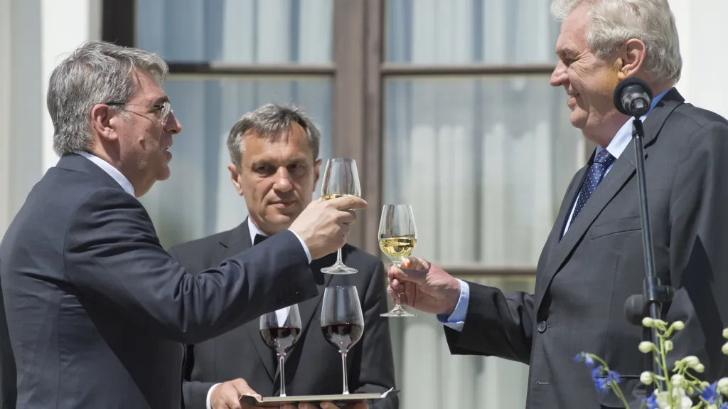 Zeman promluvil na ruské ambasádě