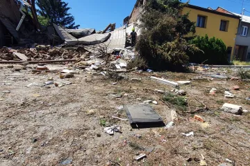 V domě zničeném výbuchem zemřel člověk. Budova měla jít do dražby