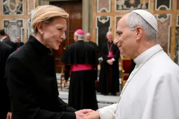 Holywood místo Hollywoodu. Papež pozval filmaře