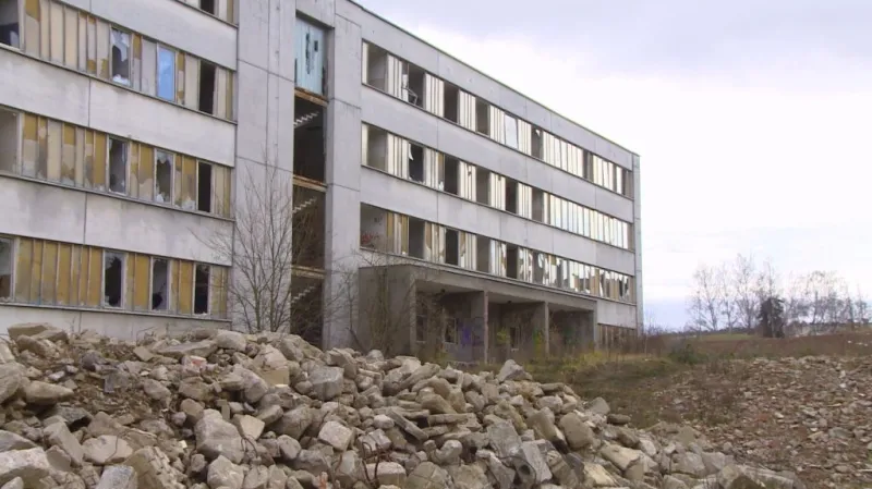 Z kasáren v Týně nad Vltavou měly být ubytovny pro dělníky