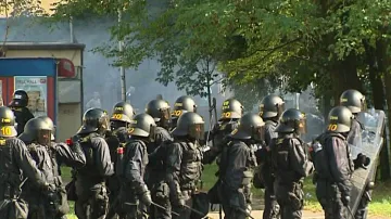 Policie zasahuje při protiromském pochodu v Ostravě