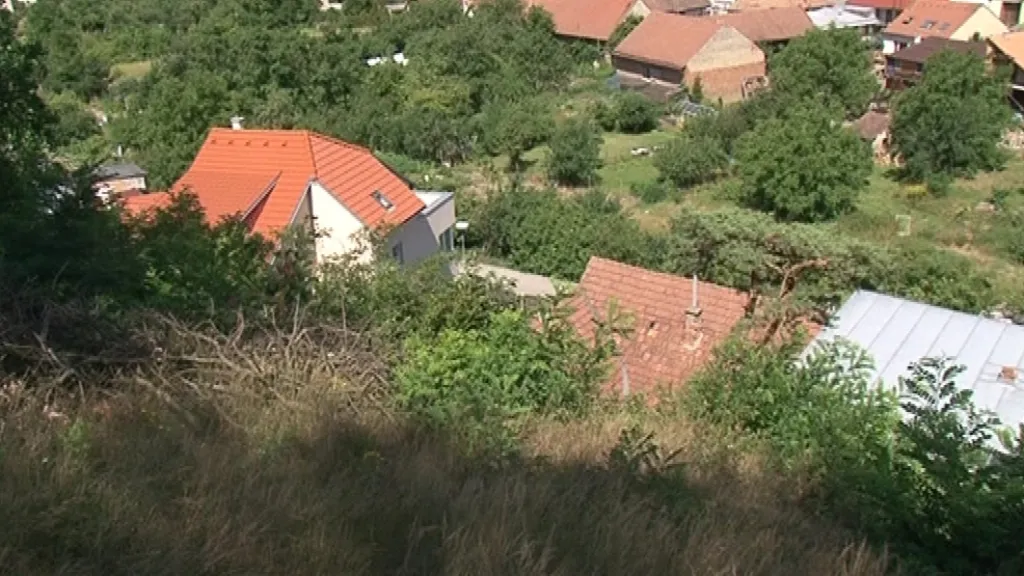 V Kuřimi stále hrozí, že se část skalního masivu zřítí