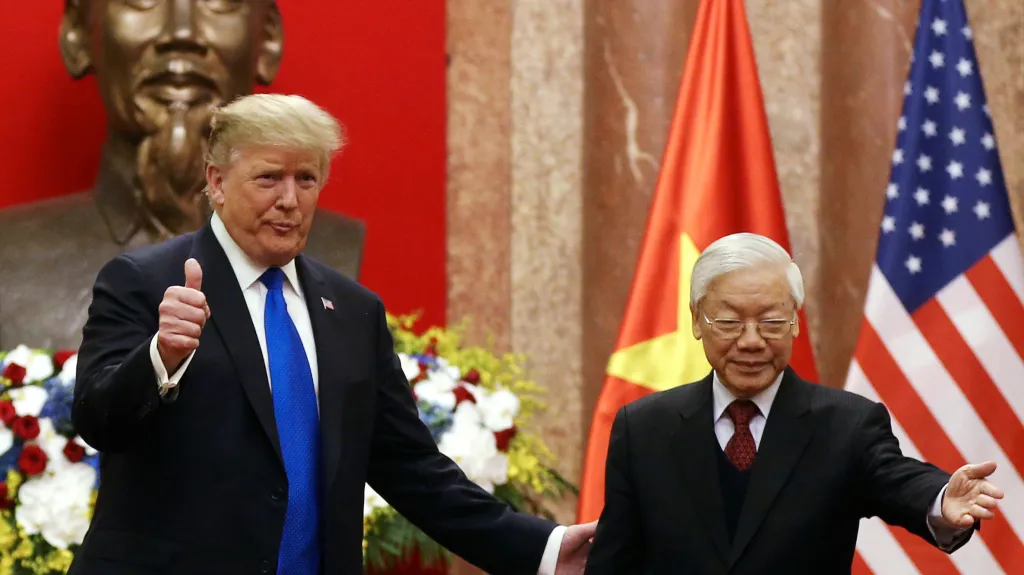 Prezident USA Donald Trump se sešel s vietnamským prezidentem Nguyenem Phu Trongem