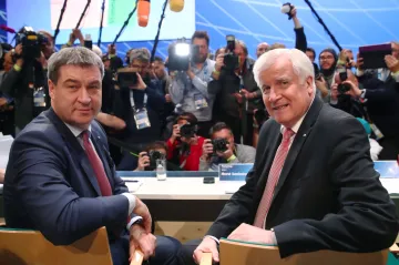 Zásadní bavorské volby. CSU jde vstříc historické porážce, kterou zřejmě pocítí i spolková vláda