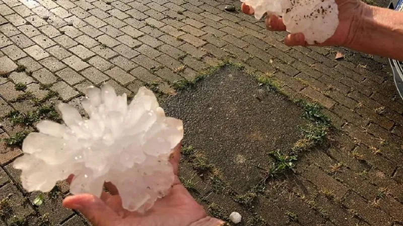 Šestnácticentimetrová kroupa