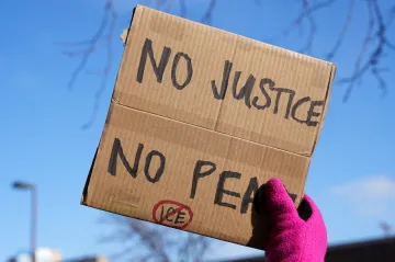 Trump čelí výzvám k vyšetření střelby v Minneapolisu