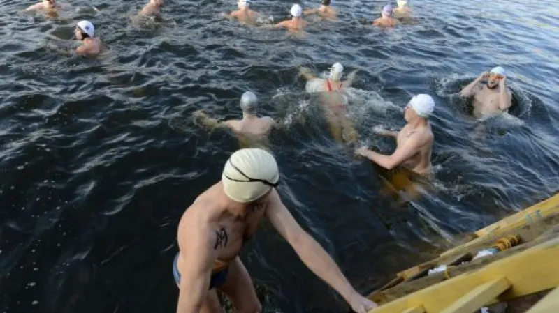 Závod otužilců vyhrála opět Štěrbová