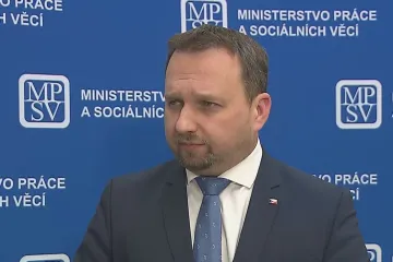 Důchody v červnu vzrostou o 1017 korun, oznámil Jurečka. Jde o reakci na inflaci