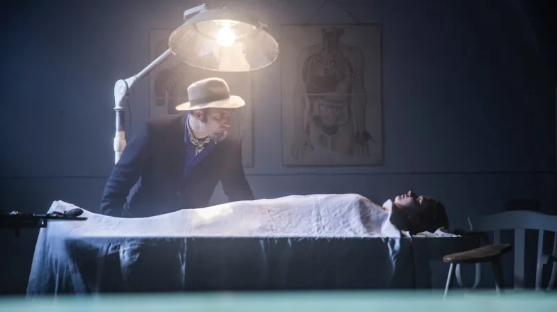 Hala Národního muzea se pro potřeby filmařů proměnila ve wilsonovskou operu