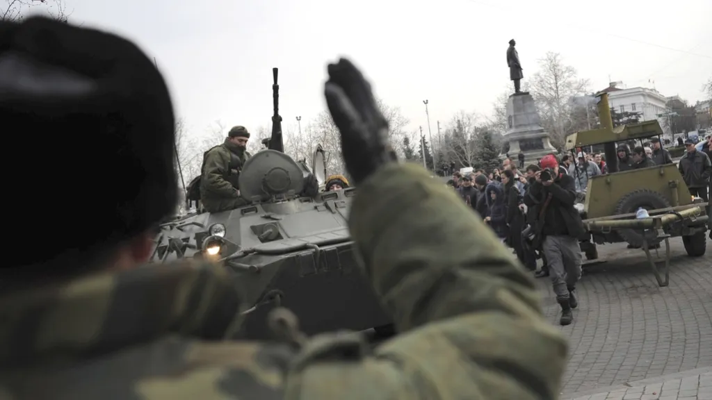 Jednotky ruské armády se sjíždí v centru krymského Sevastopolu